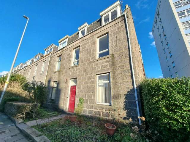 Flat For Sale in Aberdeen City, Scotland