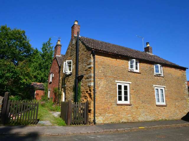 Cottage For Rent in Melton, England