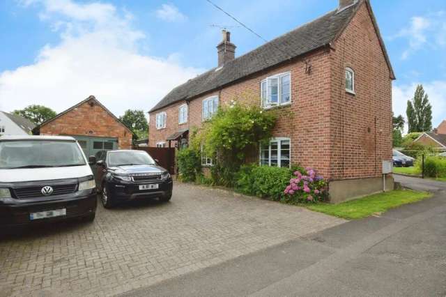 3 bedroom Detached House for sale, Allesley, West Midlands, CV5