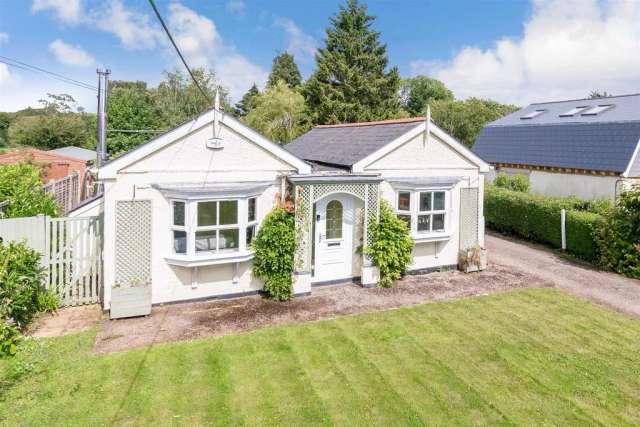 3 bedroom detached bungalow for sale