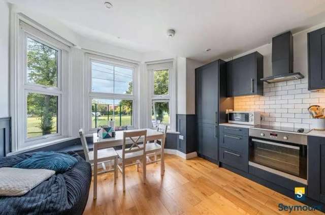 2 bed flat for sale