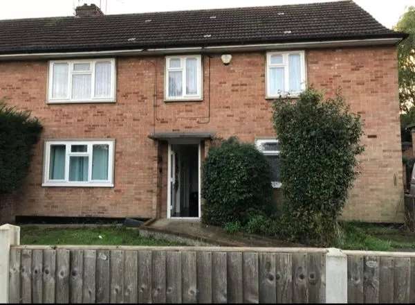 Flat For Rent in Basildon, England