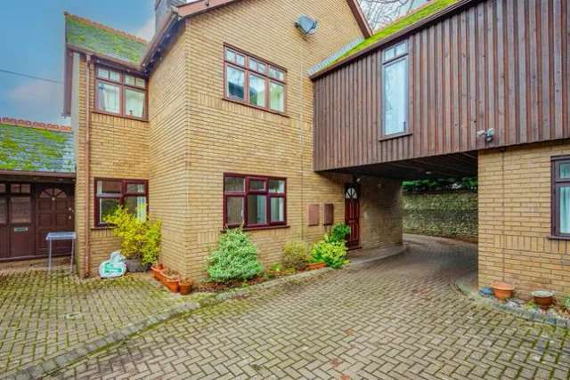 Flat for sale in Cathedral Road, Pontcanna, Cardiff CF11