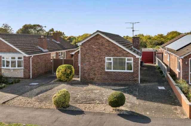 3 bedroom detached bungalow for sale