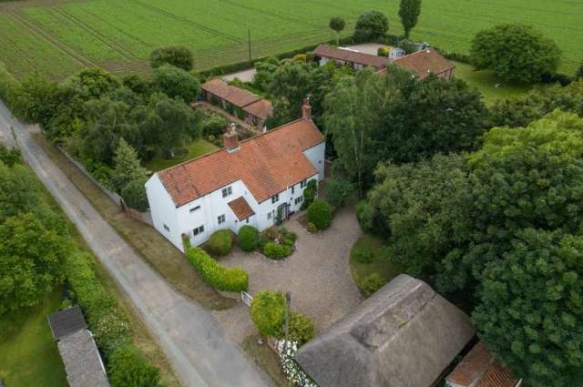 Farm House for sale with 5 bedrooms, West Somerton