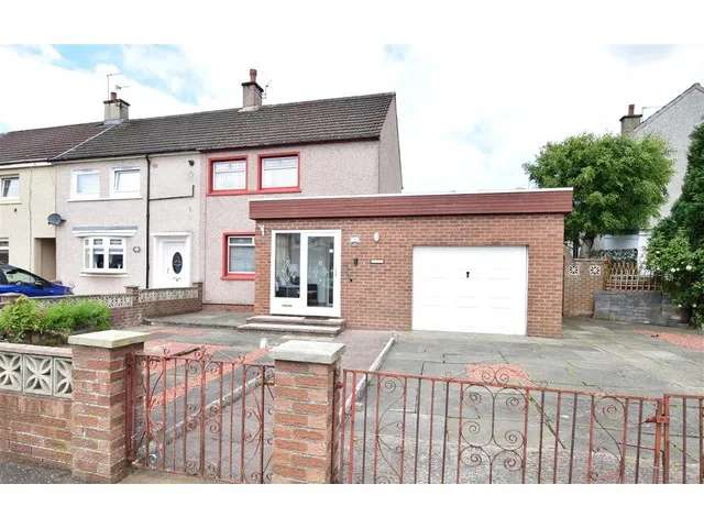 3 bedroom end-terraced house for sale