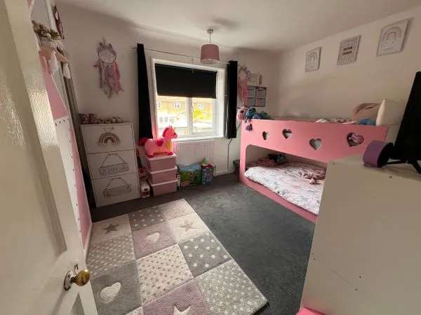 House For Rent in Guildford, England