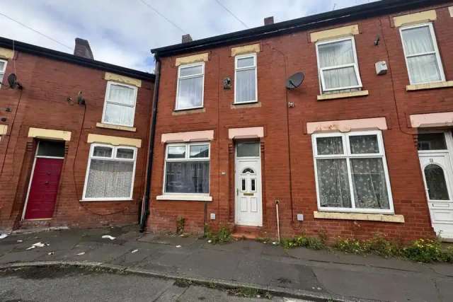 4 bedroom terraced house for sale