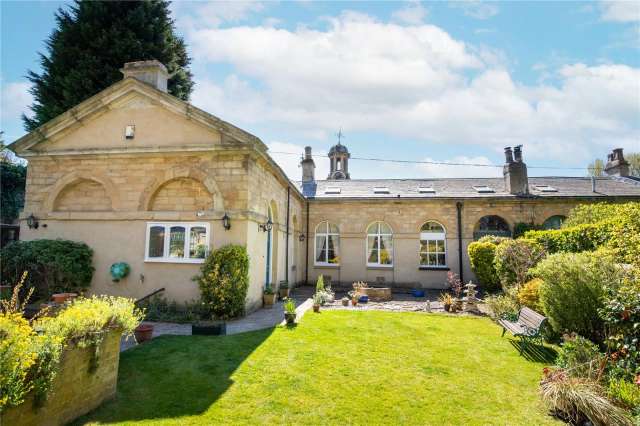 House For Sale in Leeds, England