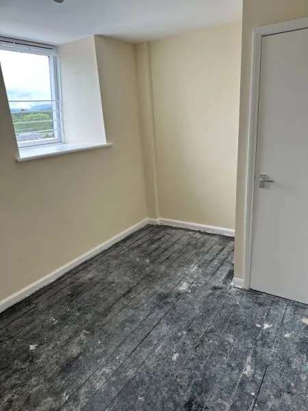 Flat For Rent in Bangor, Wales