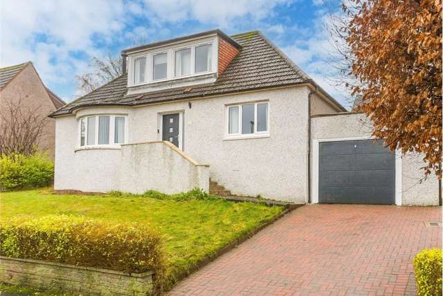 4 Bed House - Detached with 2 Reception Rooms