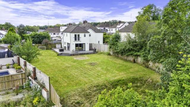 4 bedroom semi-detached house for sale