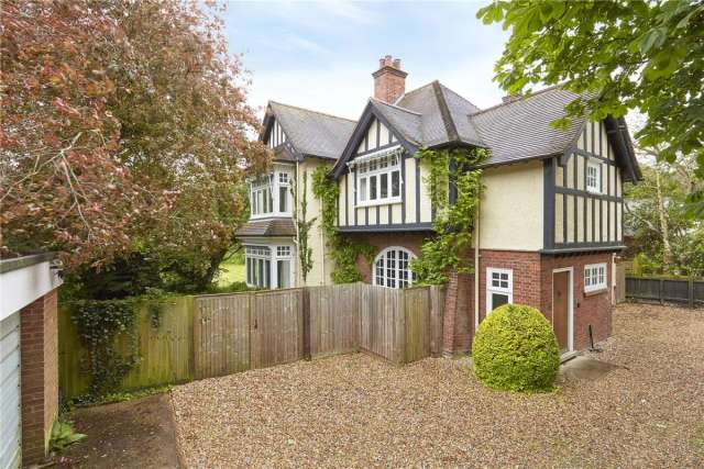 House For Sale in Cambridge, England