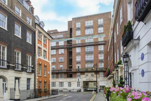 Flat For Rent in City of Westminster, England