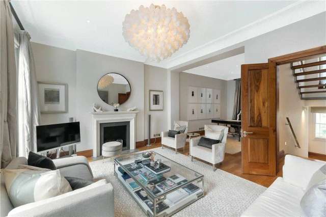 House For Sale in City of Westminster, England