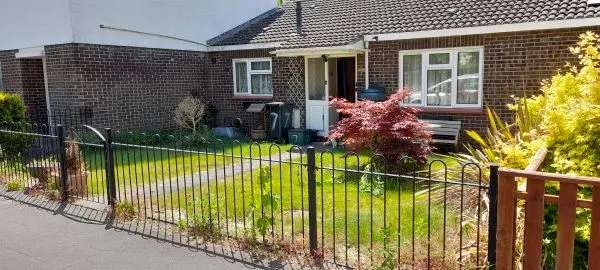 Bungalow For Rent in South Kesteven, England