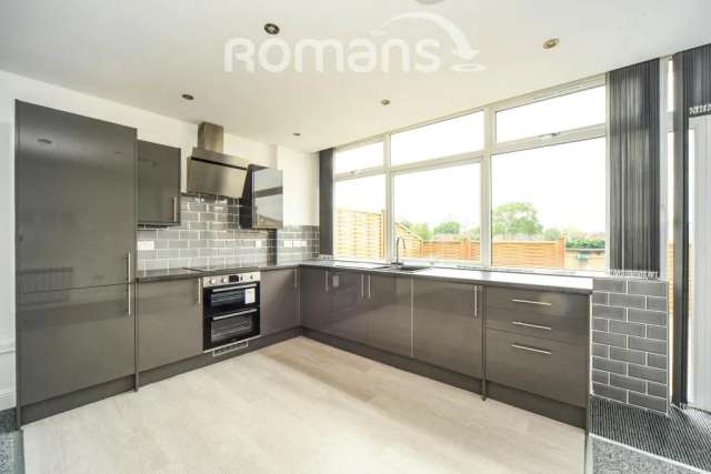 Apartment For Rent in Woodley, England