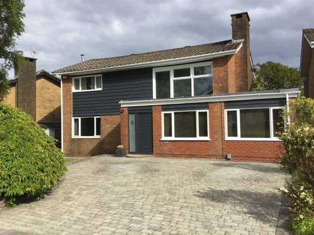 5 bedroom detached house for sale