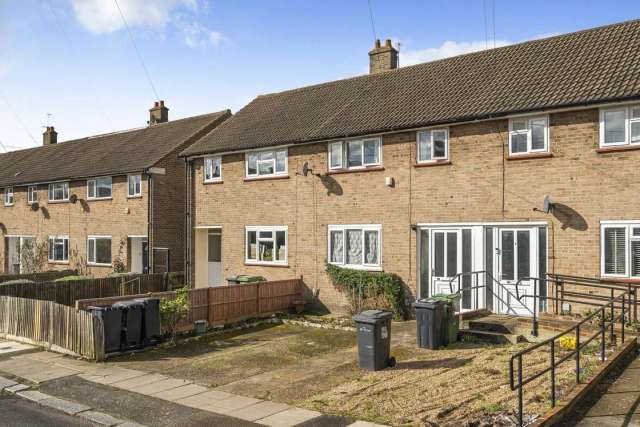 House Under Offer in London, England