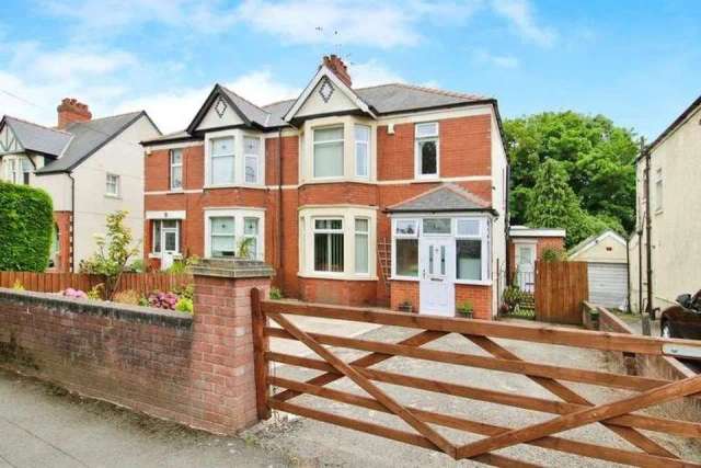 3 bedroom semi-detached house for sale