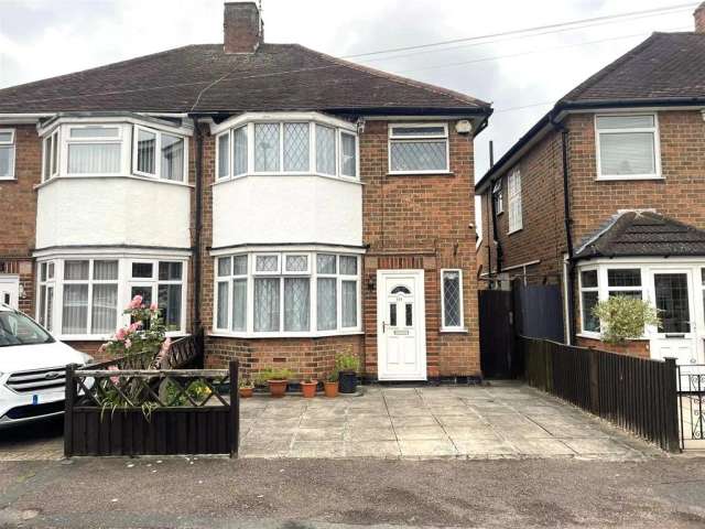 3 bedroom semi-detached house for sale