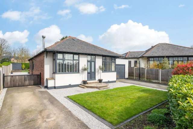 2 bedroom detached bungalow for sale