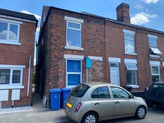 House For Rent in Derby, England