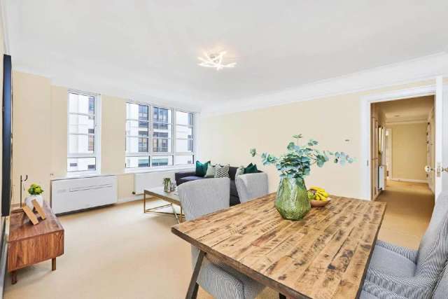 Flat Under Offer in City of Westminster, England