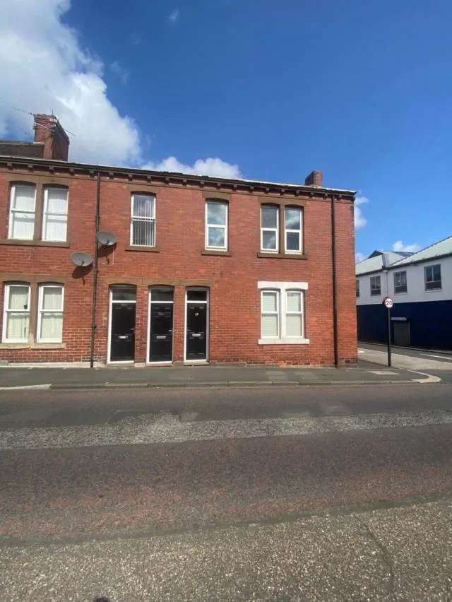 3 bedroom flat to rent