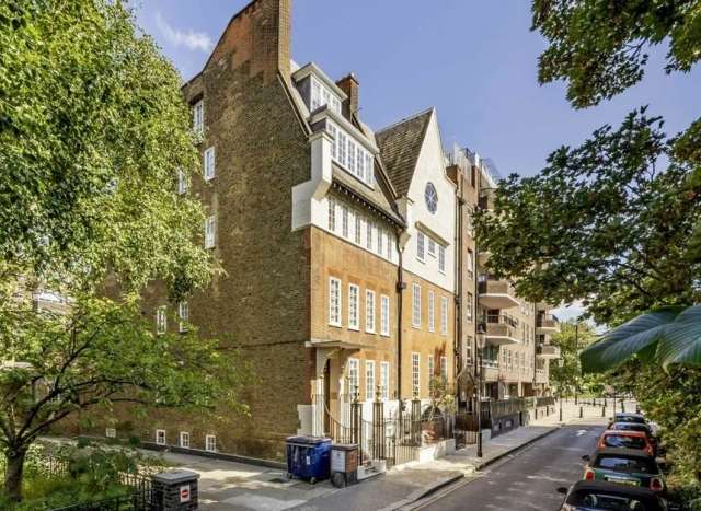 Studio For Sale in London, England