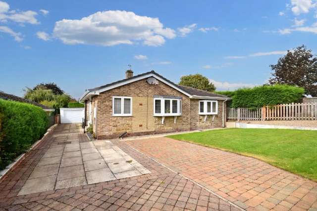 Bungalow For Sale in Wakefield, England