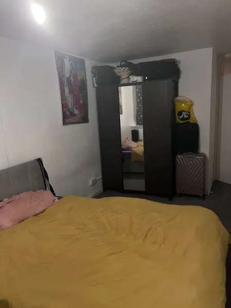 Flat For Rent in Southend-on-Sea, England