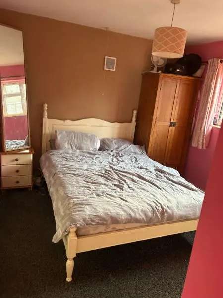 Bungalow For Rent in South Kesteven, England