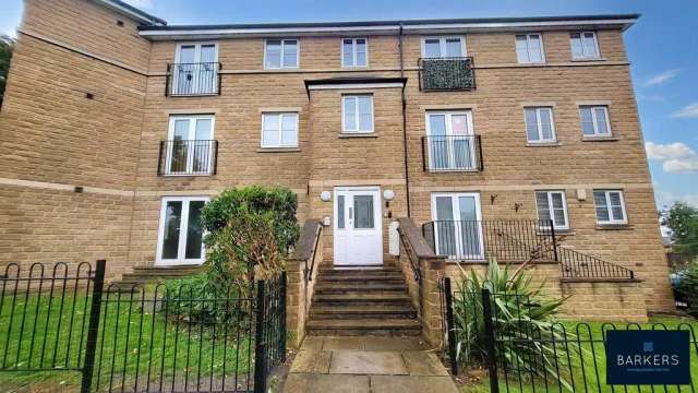 2 bedroom ground floor flat for sale