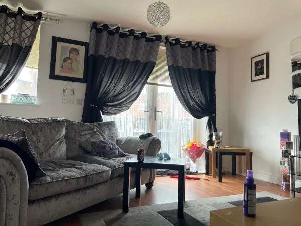 Flat For Rent in Maidstone, England