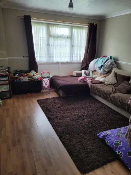 Flat For Rent in Basildon, England