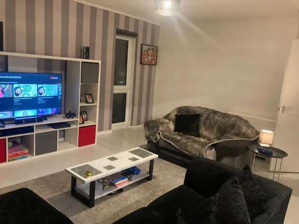 Flat For Rent in Guildford, England