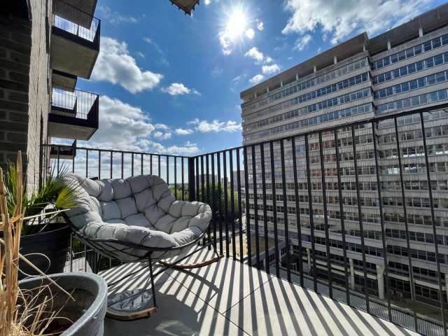 Apartment For Sale in Southend-on-Sea, England