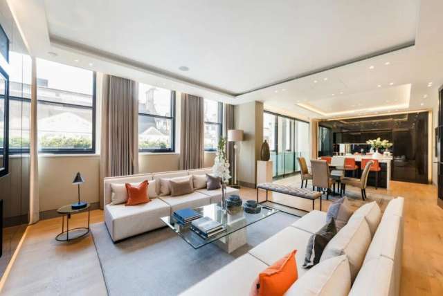 Apartment For Sale in City of Westminster, England