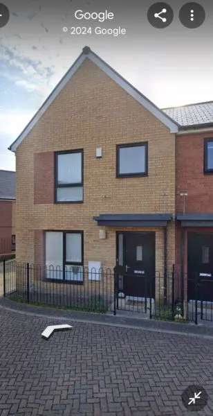 House For Rent in Wakefield, England