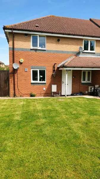 Flat For Rent in Basildon, England