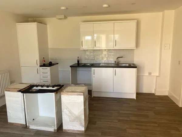 Flat For Rent in Southend-on-Sea, England