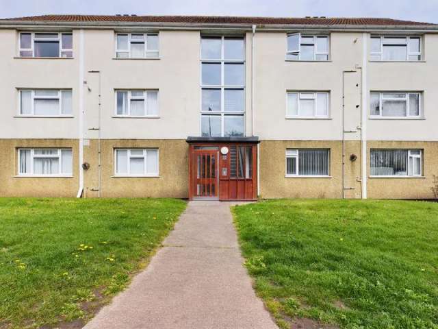 2 bedroom ground floor flat for sale