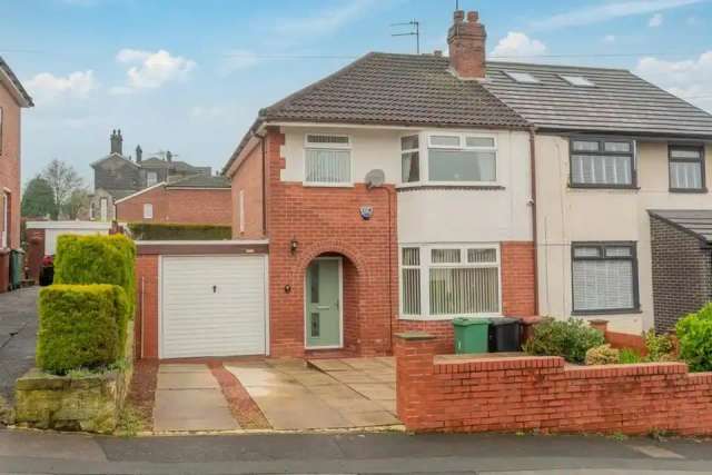 3 bedroom semi-detached house for sale