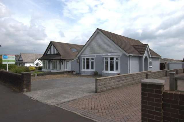 3 bedroom detached bungalow for sale