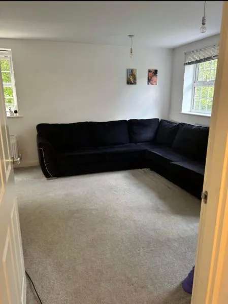 Flat For Rent in Guildford, England