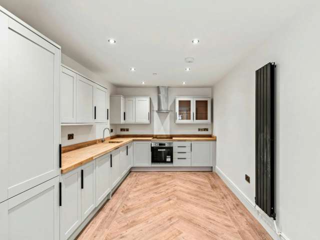 House For Sale in Swansea, Wales