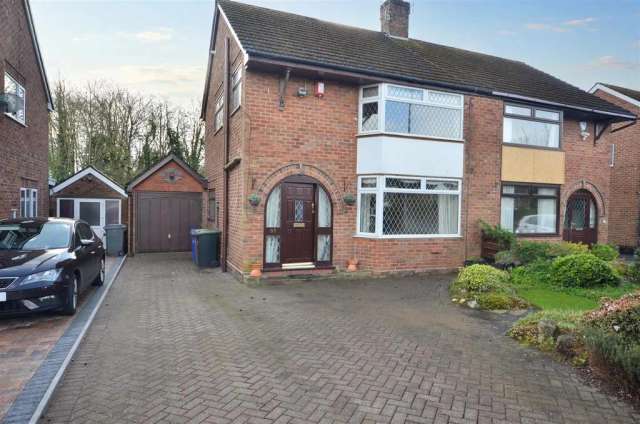 3 bedroom semi-detached house for sale