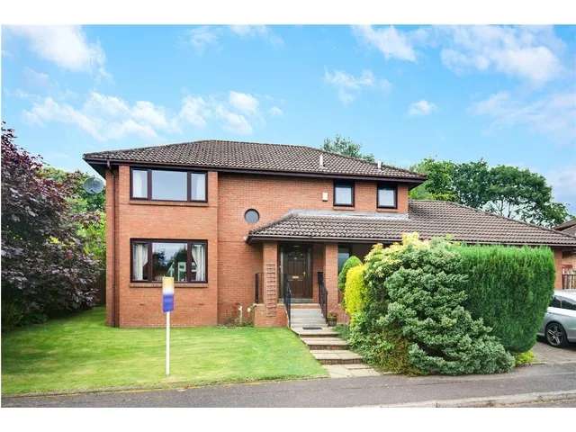 6 bedroom detached house for sale