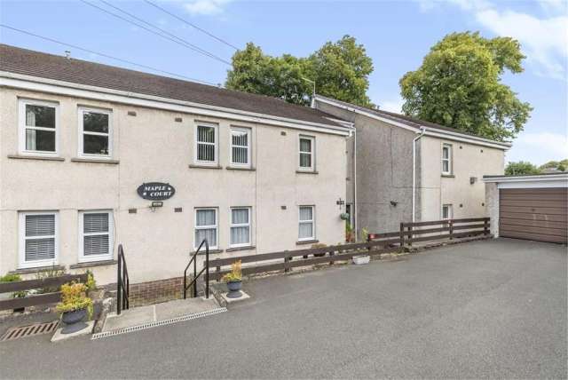 3 Bed Flat - Maisonette with 1 Reception Room